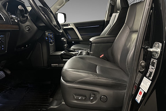 Toyota Land Cruiser 17 of 30