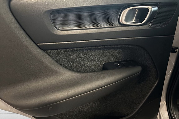 Volvo XC40 29 of 30