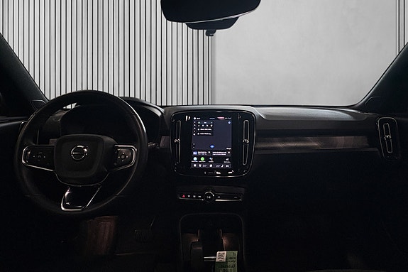 Volvo XC40 27 of 30