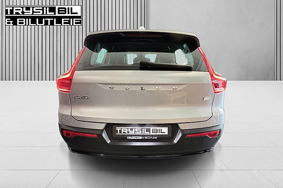 Volvo XC40 10 of 30