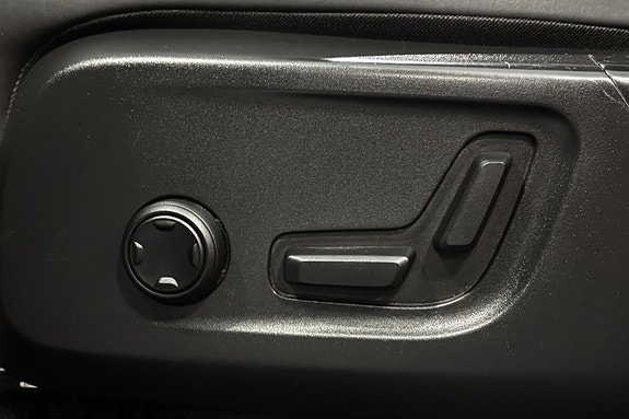 Volvo XC40 15 of 30