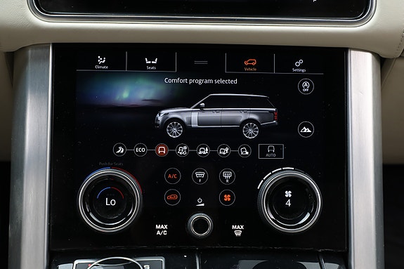 Land Rover Range Rover 26 of 30
