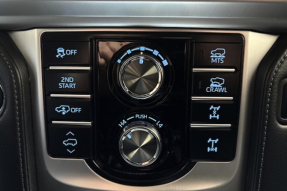 Toyota Land Cruiser 13 of 22