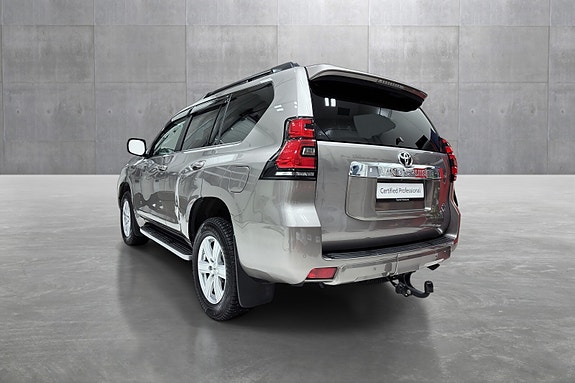 Toyota Land Cruiser 3 of 22