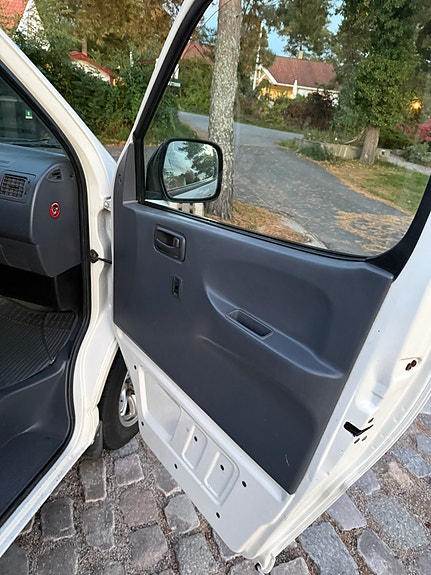 Toyota HiAce 9 of 21