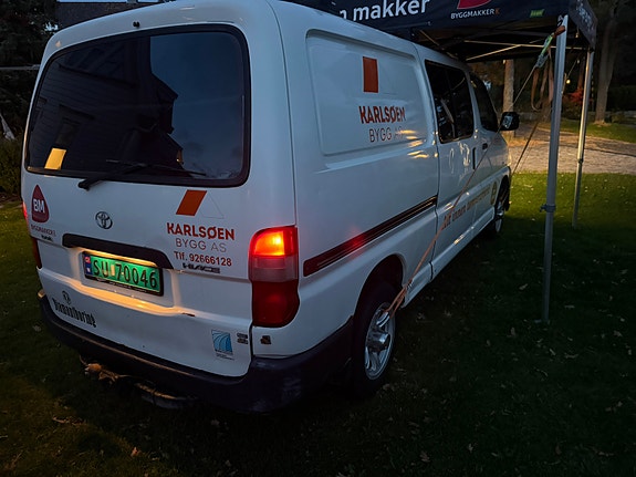 Toyota HiAce 18 of 21