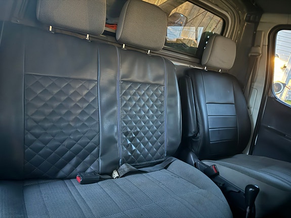 Toyota HiAce 17 of 21