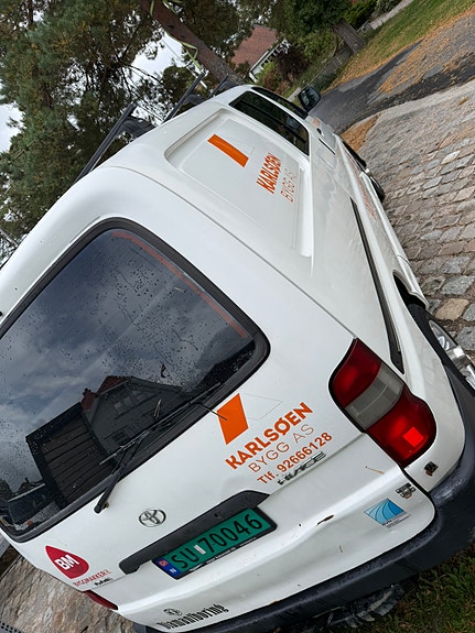 Toyota HiAce 4 of 21