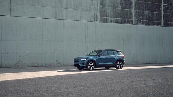 Volvo XC40 8 of 25