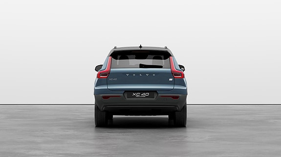 Volvo XC40 5 of 25