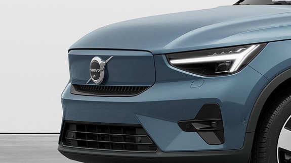 Volvo XC40 10 of 25