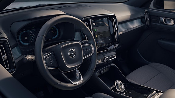 Volvo XC40 19 of 25