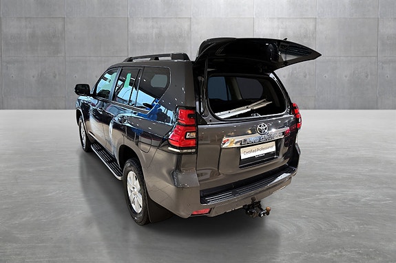 Toyota Land Cruiser 25 of 26