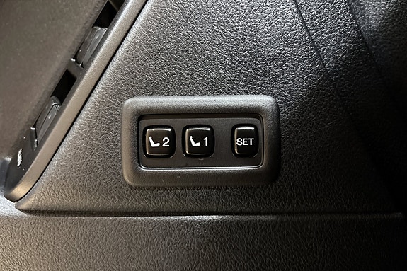 Toyota Land Cruiser 14 of 26
