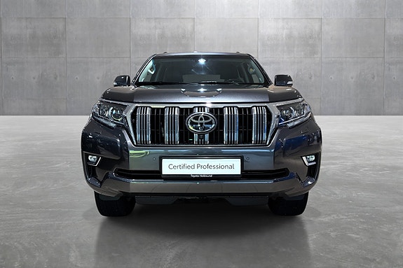 Toyota Land Cruiser 8 of 26