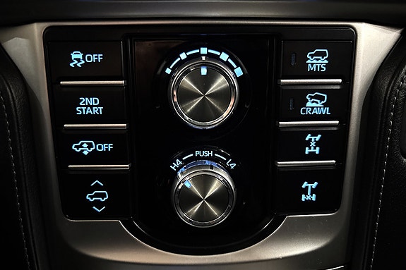 Toyota Land Cruiser 17 of 26