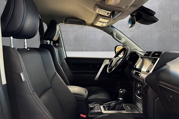 Toyota Land Cruiser 23 of 26