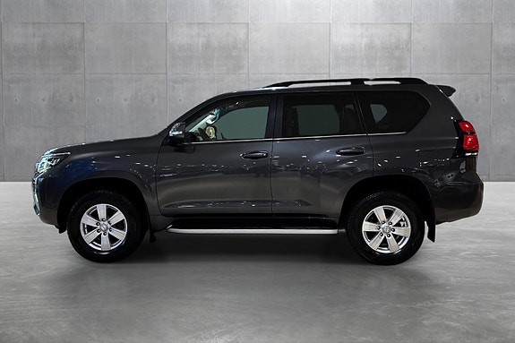 Toyota Land Cruiser 2 of 26
