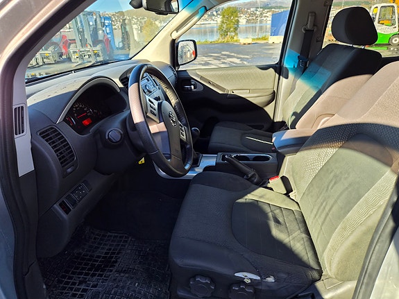 Nissan Pathfinder 24 of 29