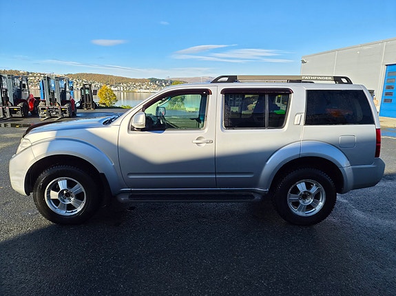 Nissan Pathfinder 5 of 29