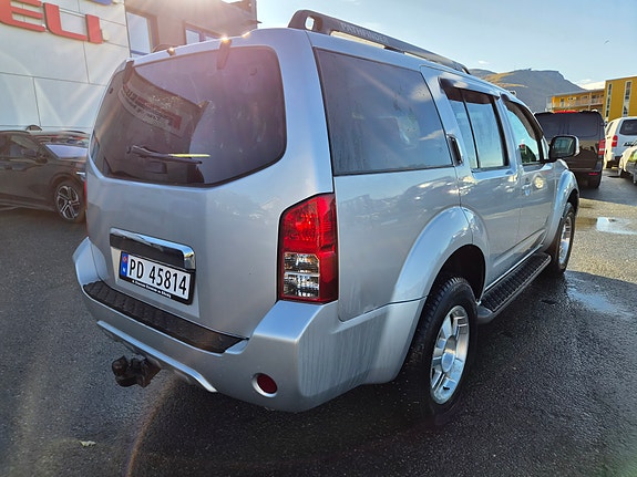 Nissan Pathfinder 8 of 29