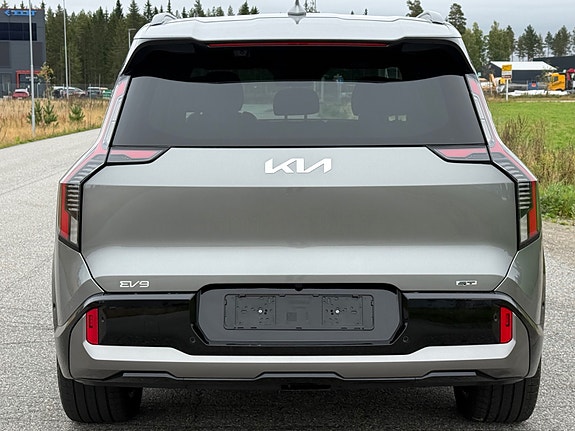 Kia EV9 7 of 26
