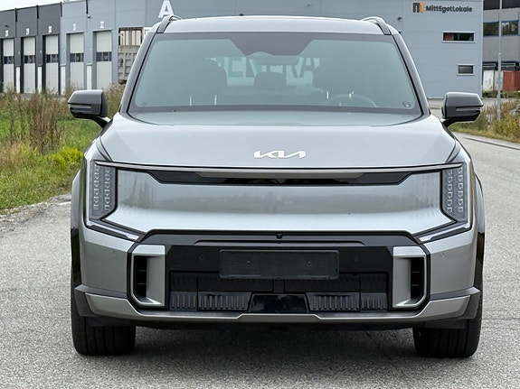 Kia EV9 3 of 26
