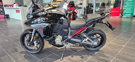 Ducati Multistrada V4S 4 of 5