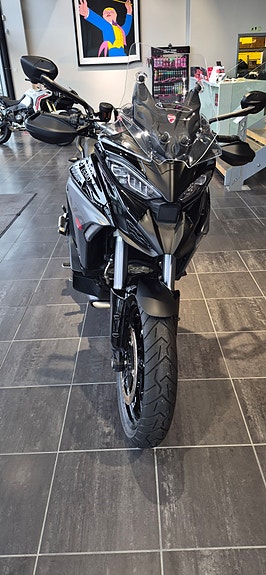 Ducati Multistrada V4S 3 of 5