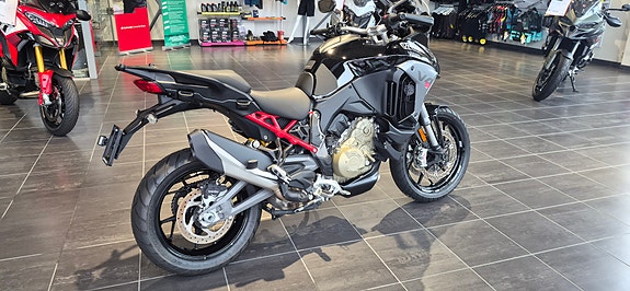 Ducati Multistrada V4S 2 of 5
