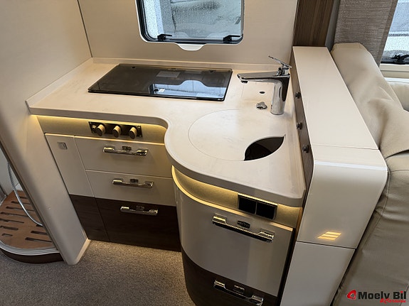 Hymer B 890 ML-MERCEDES-170HK-MARKISE-SOLCELLE-LITHIUM-ALDE-QUEENBED-SENKESENG-GODT UTSTYRT-VELHOLDT++ 24 of 30