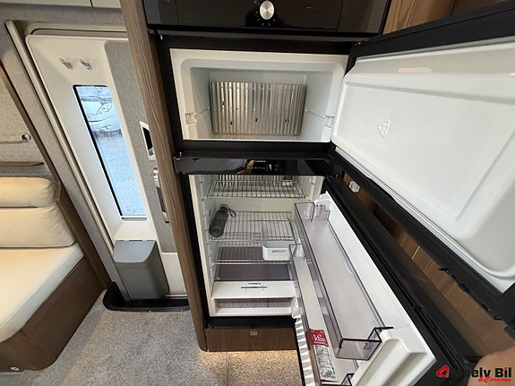 Hymer B 890 ML-MERCEDES-170HK-MARKISE-SOLCELLE-LITHIUM-ALDE-QUEENBED-SENKESENG-GODT UTSTYRT-VELHOLDT++ 29 of 30