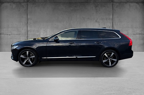 Volvo V90 2 of 15
