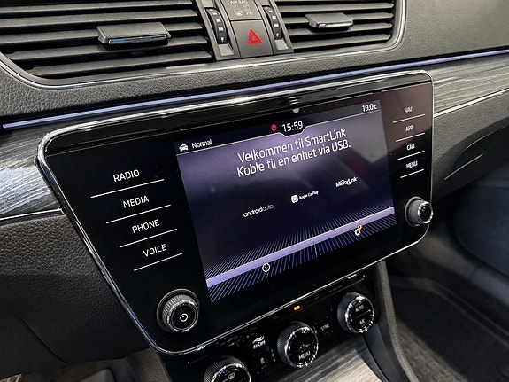Skoda Superb 23 of 29