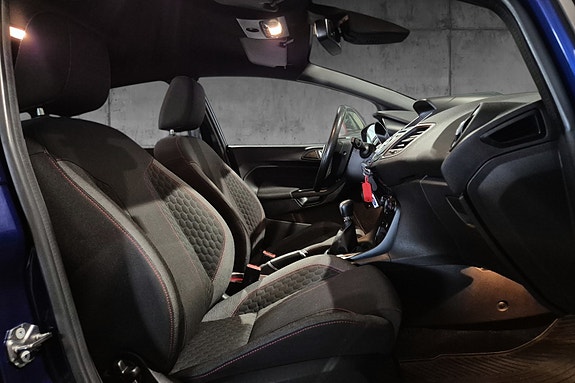 Ford Fiesta 14 of 18