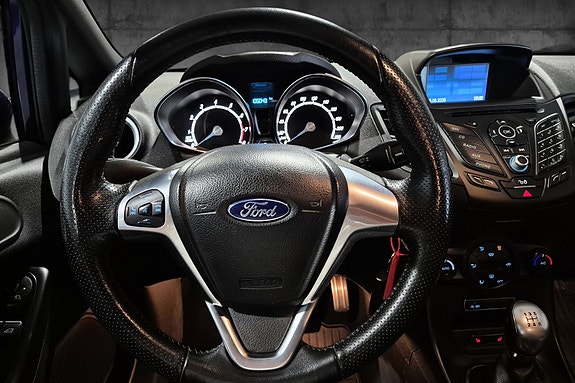Ford Fiesta 15 of 18