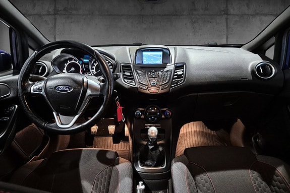 Ford Fiesta 11 of 18