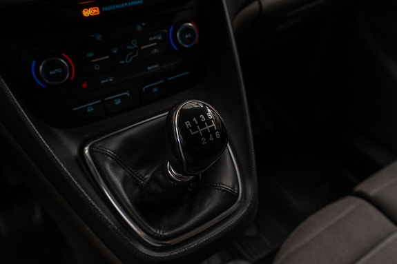 Ford Transit Connect 14 of 24