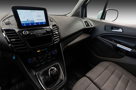 Ford Transit Connect 13 of 24
