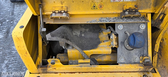 Komatsu PC490LC-11 24 of 30