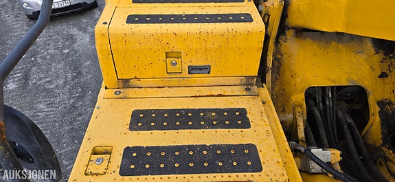 Komatsu PC490LC-11 21 of 30