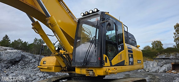 Komatsu PC490LC-11 12 of 30