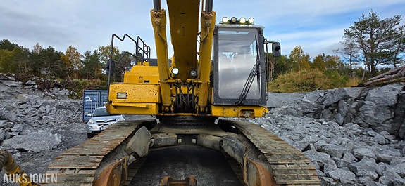 Komatsu PC490LC-11 9 of 30