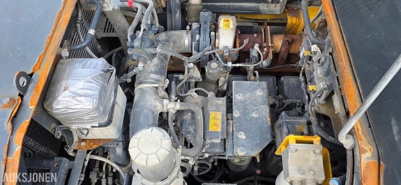 Komatsu PC490LC-11 27 of 30