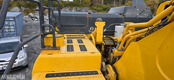 Komatsu PC490LC-11 22 of 30