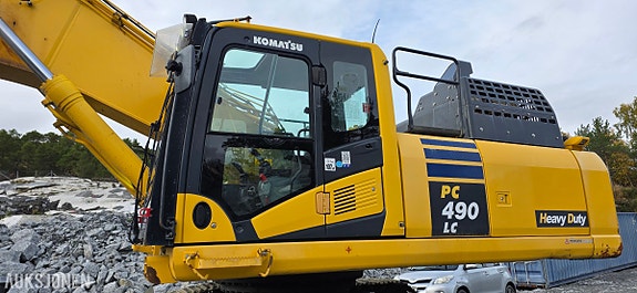 Komatsu PC490LC-11 13 of 30
