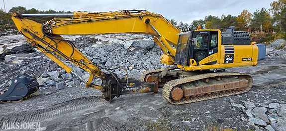 Komatsu PC490LC-11 2 of 30