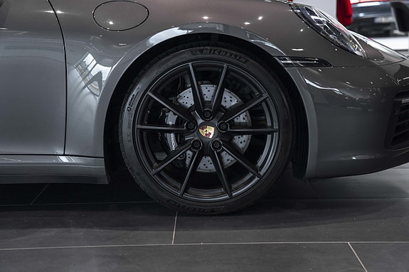 Porsche 911 17 of 30