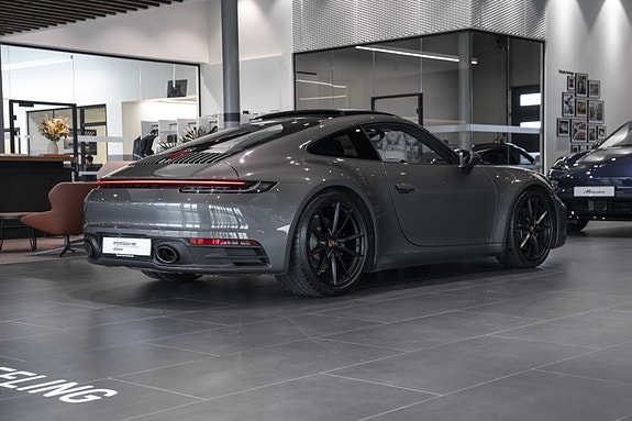 Porsche 911 14 of 30