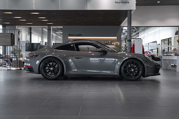 Porsche 911 15 of 30